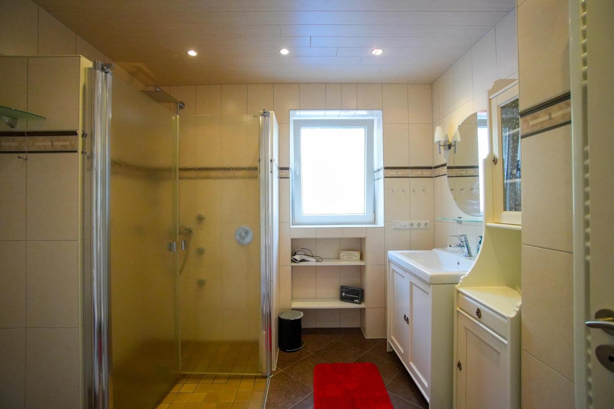 Gemuetliche Wohnung Im Herrenhaus Baden-Baden Luaran gambar