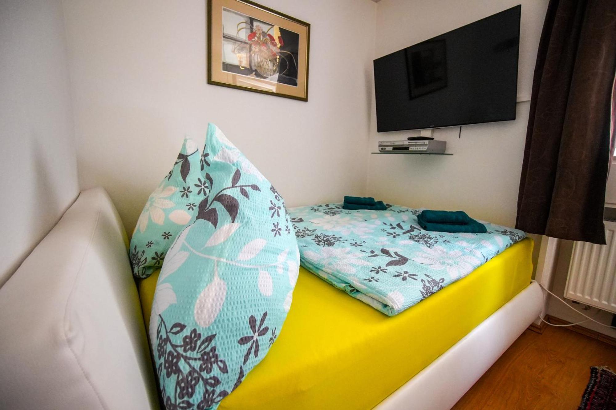 Gemuetliche Wohnung Im Herrenhaus Baden-Baden Luaran gambar